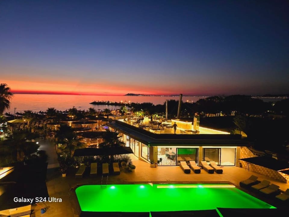 Property building, Pool view, Sea view, Swimming pool, Sunset