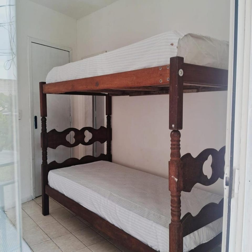 Bedroom, bunk bed
