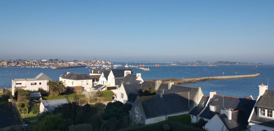 City view, Sea view