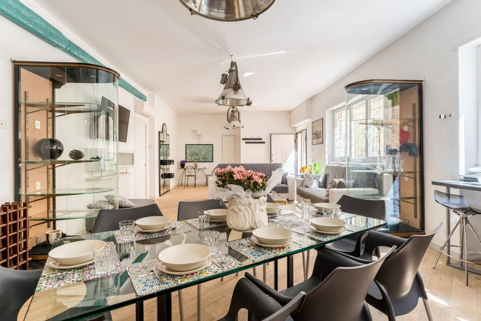 Living room, Dining area