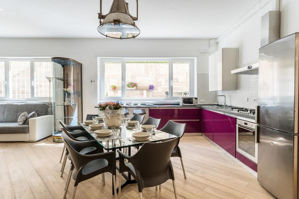 Dining area, kitchen