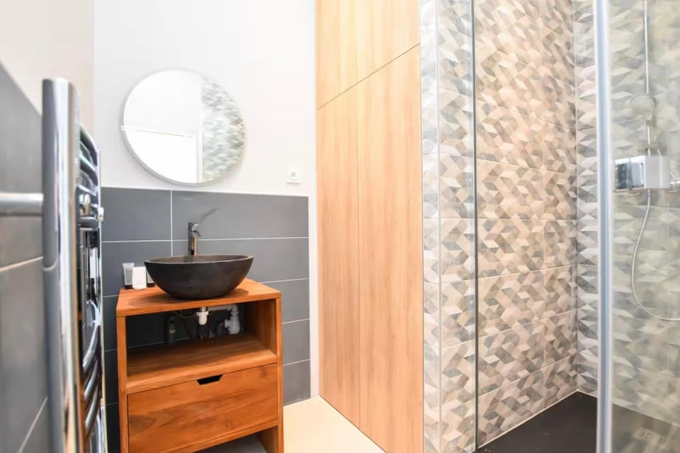 Shower, Bathroom