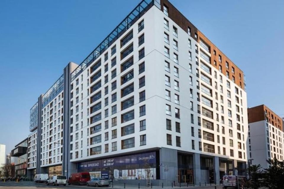 Property building, Neighbourhood, Location