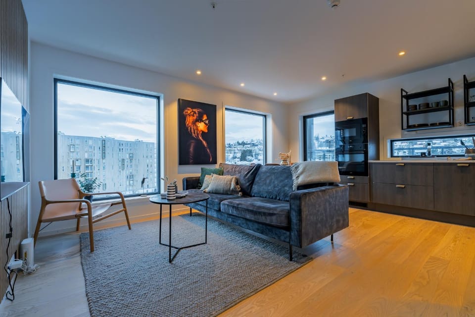 Kitchen or kitchenette, Living room, Seating area