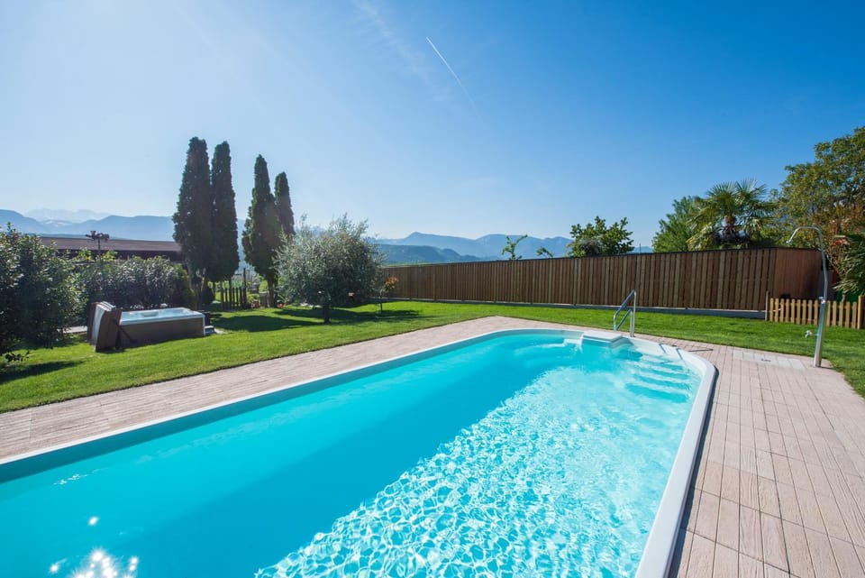 Garden, Swimming pool, Swimming pool