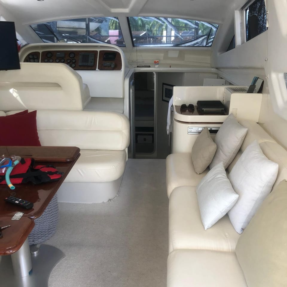 Alugo barco intermarine 440 Docked boat in Angra dos Reis