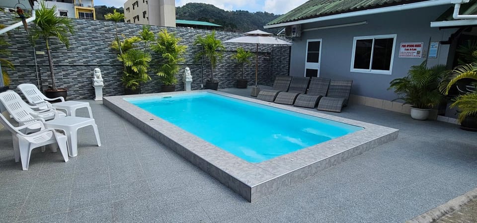 Day, Pool view, Swimming pool, sunbed