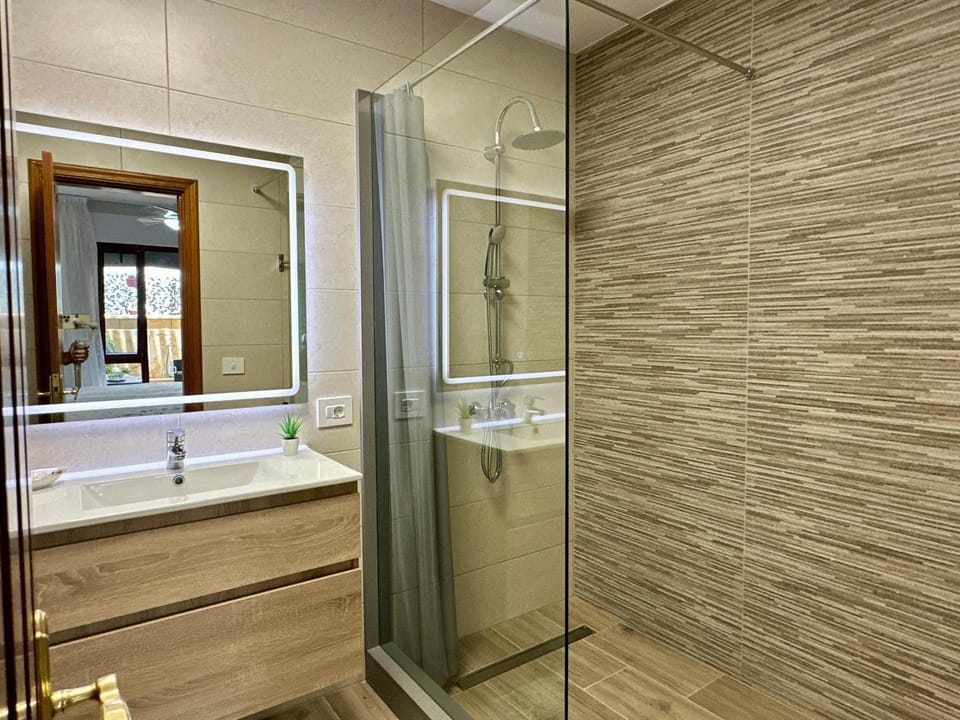 Shower, Bathroom