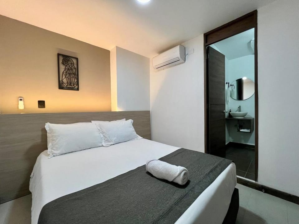 FUOCO - NOWA Apt with Bar, Indoor Heated Pool, by Lleras Park Apartment in Medellin