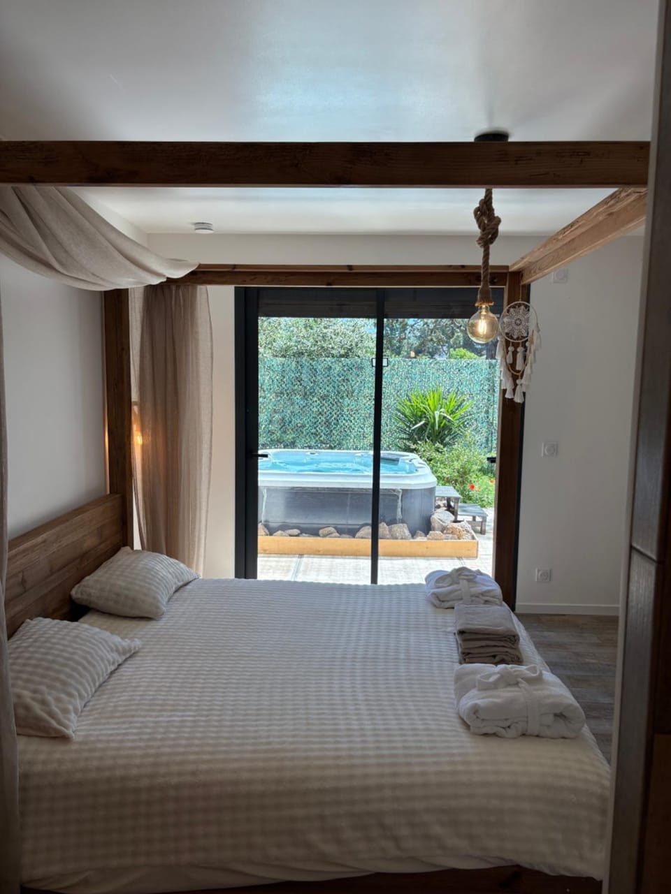 Ibiza and Spa Apartment in Agde