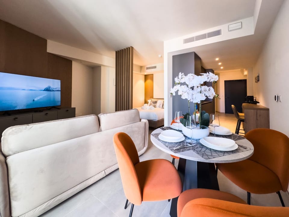 Mercury Suite Delightful w Pool access by Arco Collection Apartment in Saint Julians