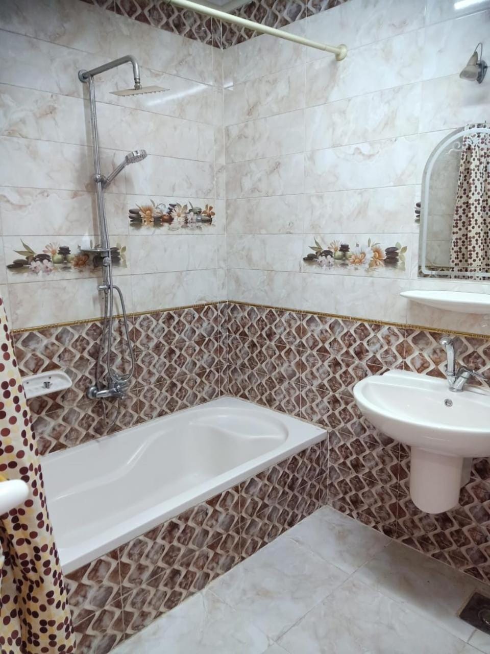 المهندسين شارع عمر طوسون دقيقتين من النيل Apartment in Egypt