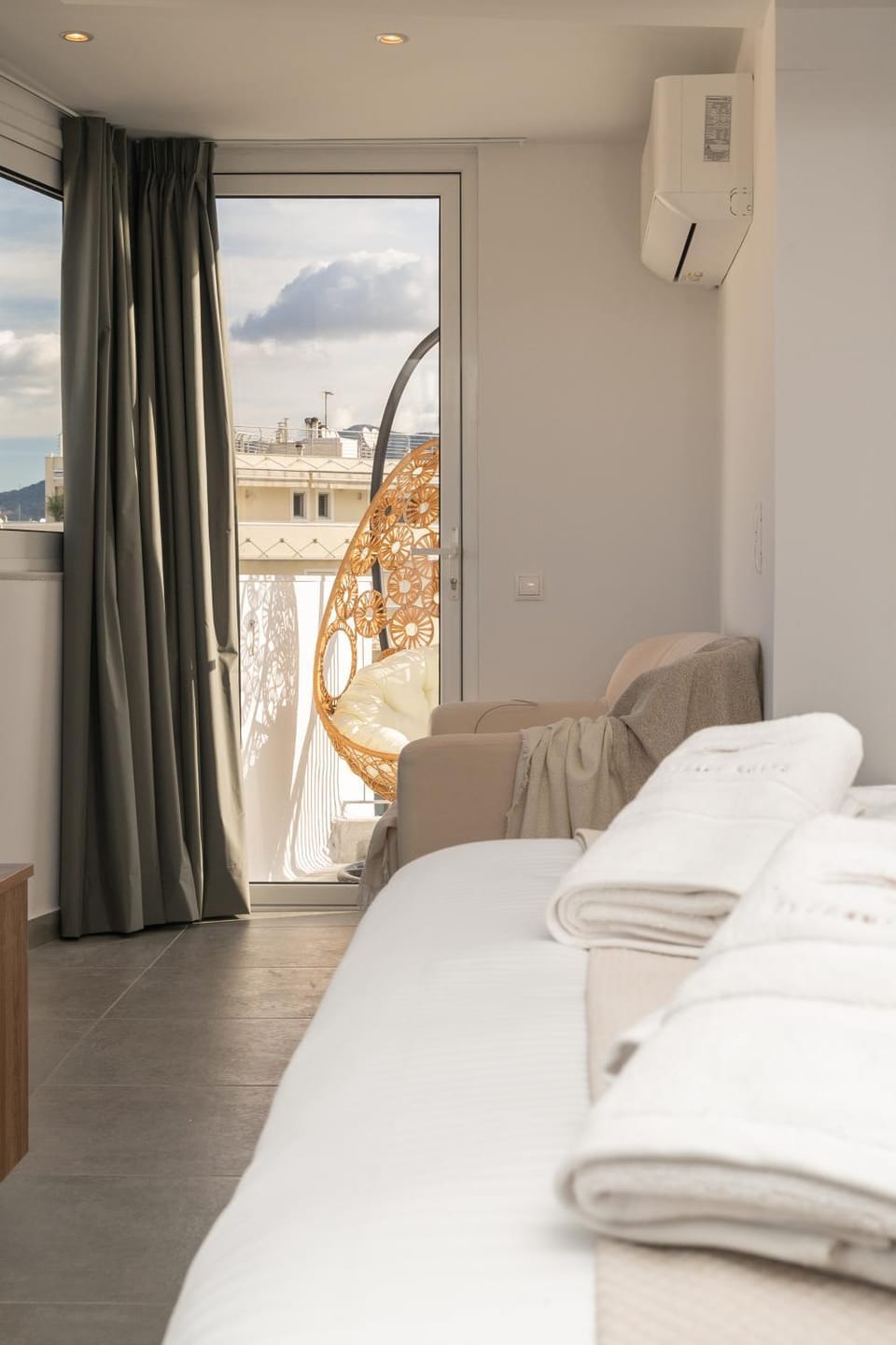 Bed, Bedroom, air conditioner