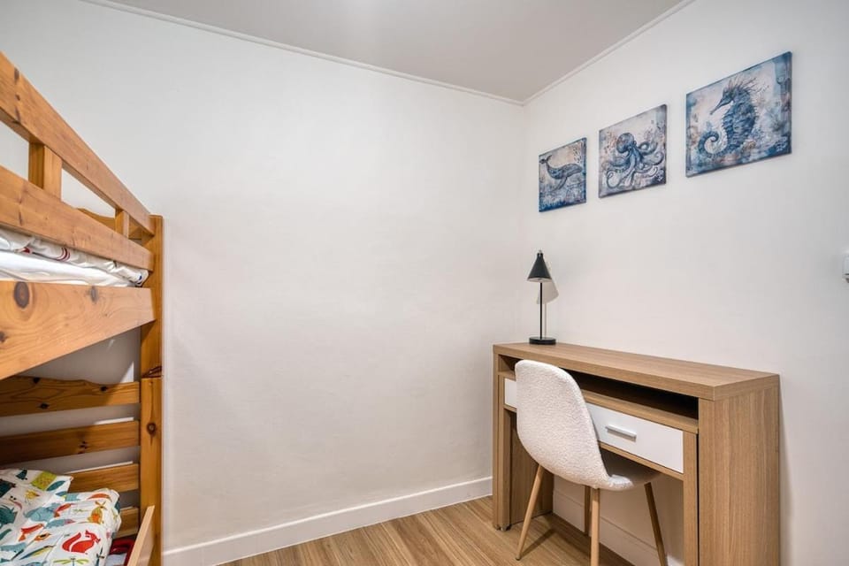 Bed, Bedroom, bunk bed