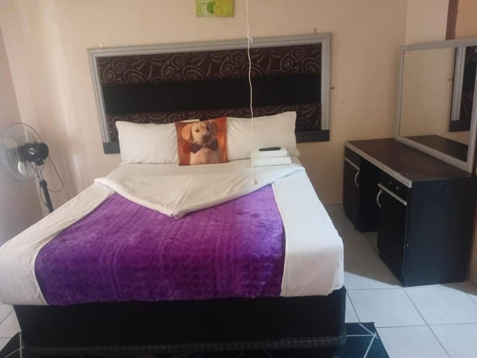 Savannah Guest House Mafikeng Bed and Breakfast in North West, South Africa
