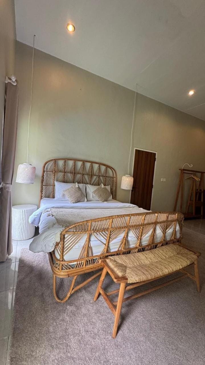 Charming Villa with Private Pool in Canggu Center Villa in North Kuta