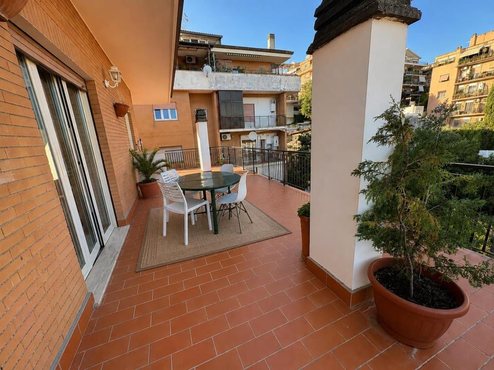 Property building, Balcony/Terrace