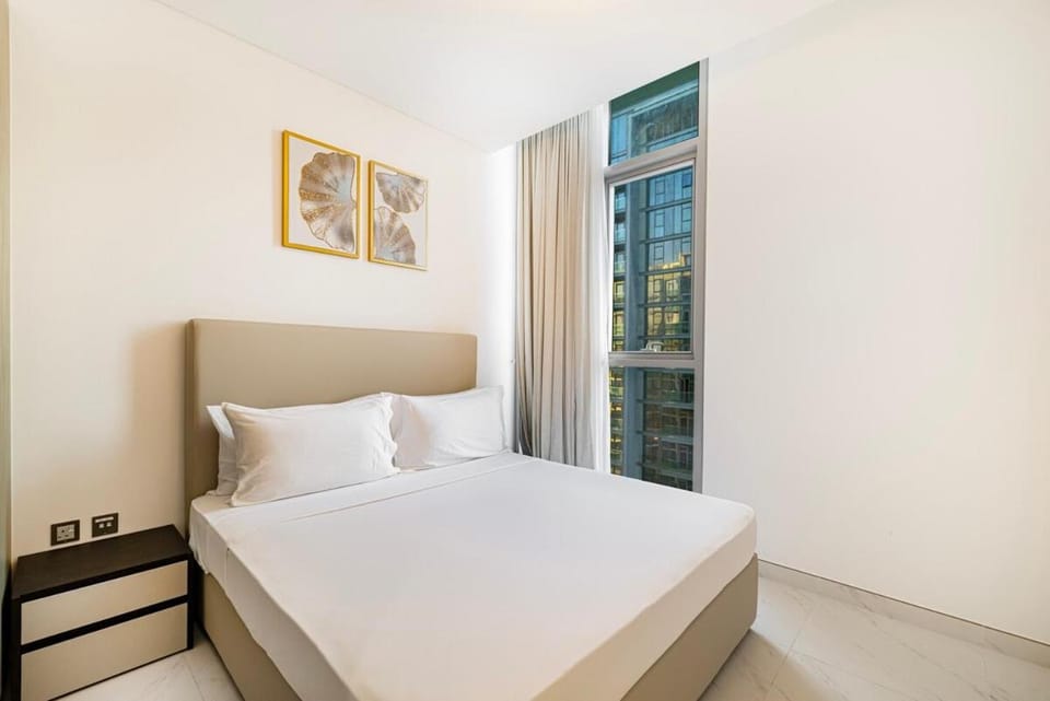 Luxury 2BR Prime Location & Burj Views Apartment in Dubai