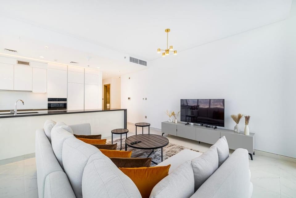 Luxury 2BR Prime Location & Burj Views Apartment in Dubai