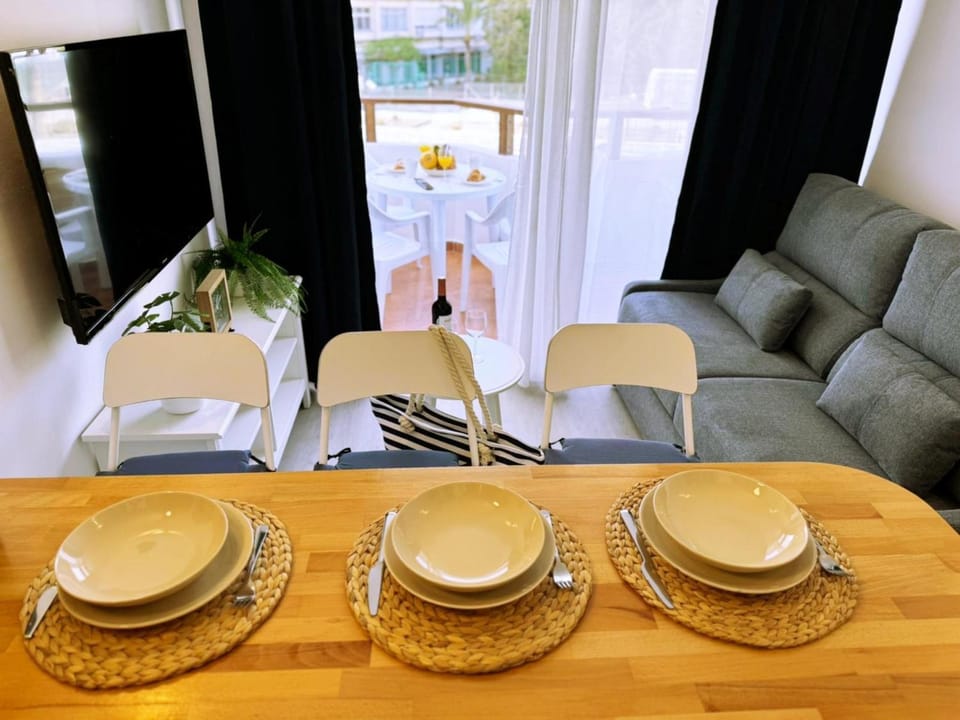 Living room, Dining area