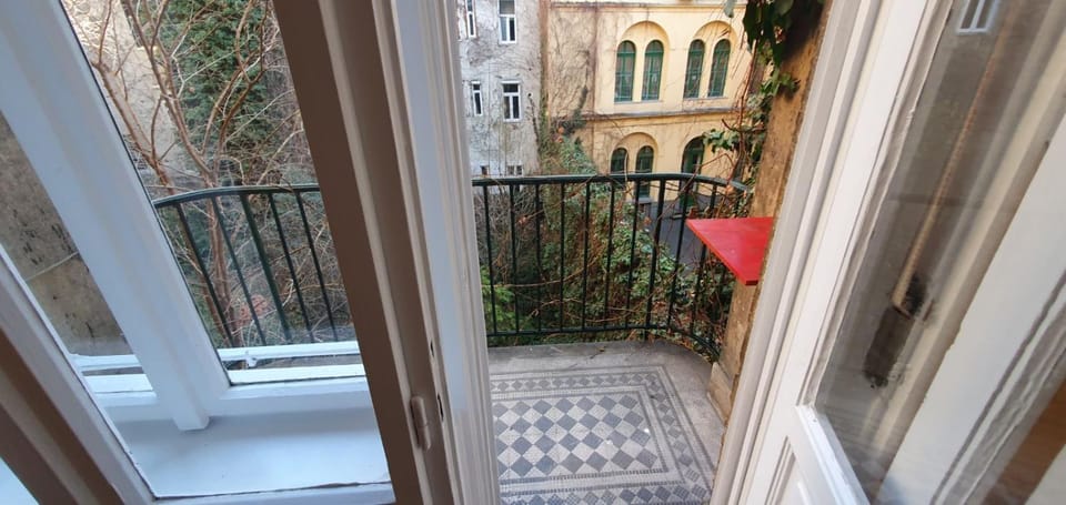 Somogyi apartment with balcony Apartment in Budapest