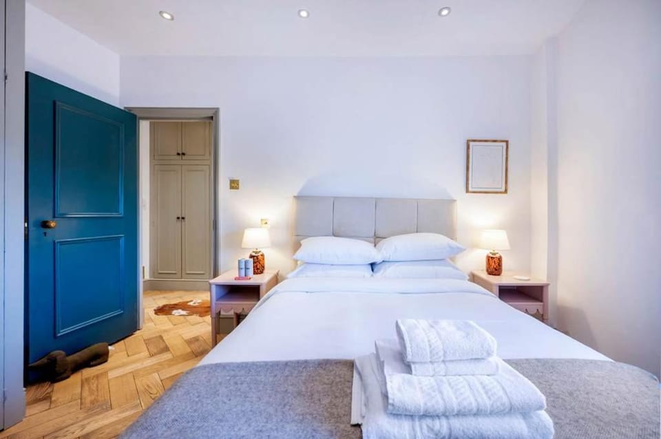 Made in Chelsea- 2 bed by Out of Office Lifestyle Apartment in City of Westminster