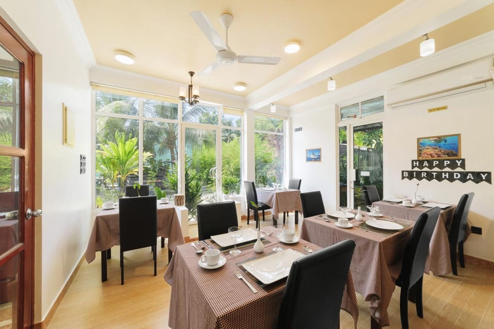 Restaurant/places to eat, Seating area