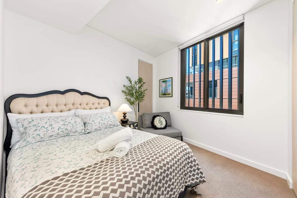 Urban Bliss 2BR Abode - Luxury丨Comfort丨Parking Apartment in Surry Hills