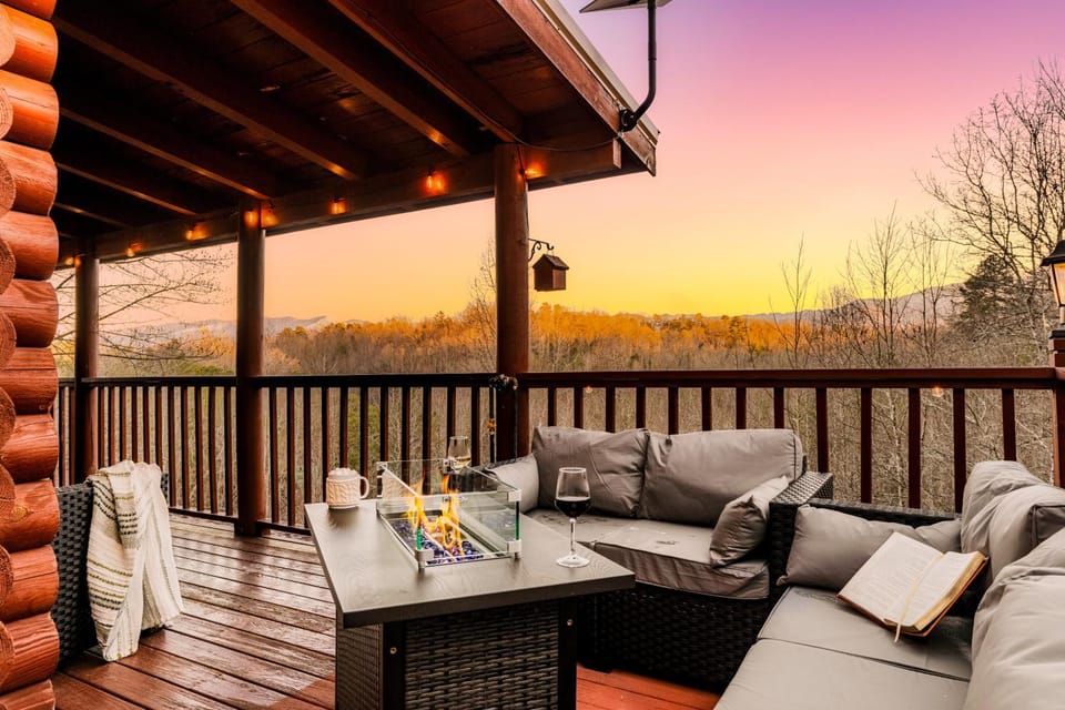 Patio, View (from property/room), Balcony/Terrace, Seating area, Sunset, fireplace