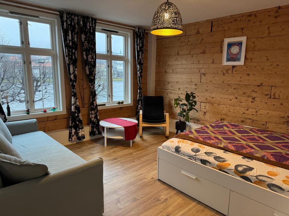 Bed, View (from property/room), Bedroom, Lake view