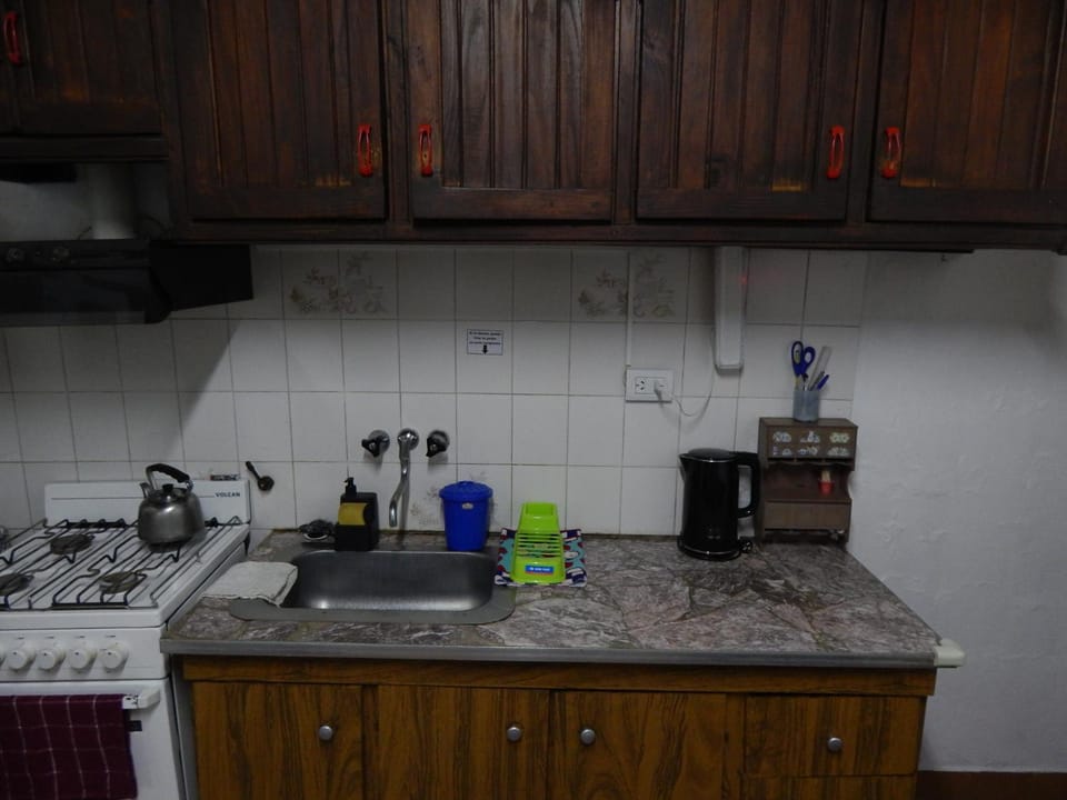 Coffee/tea facilities, stove