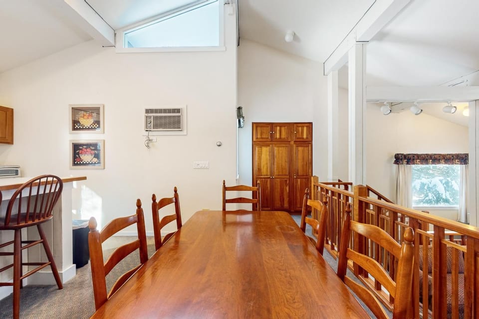 Slopeside Getaway Apartment in Stowe