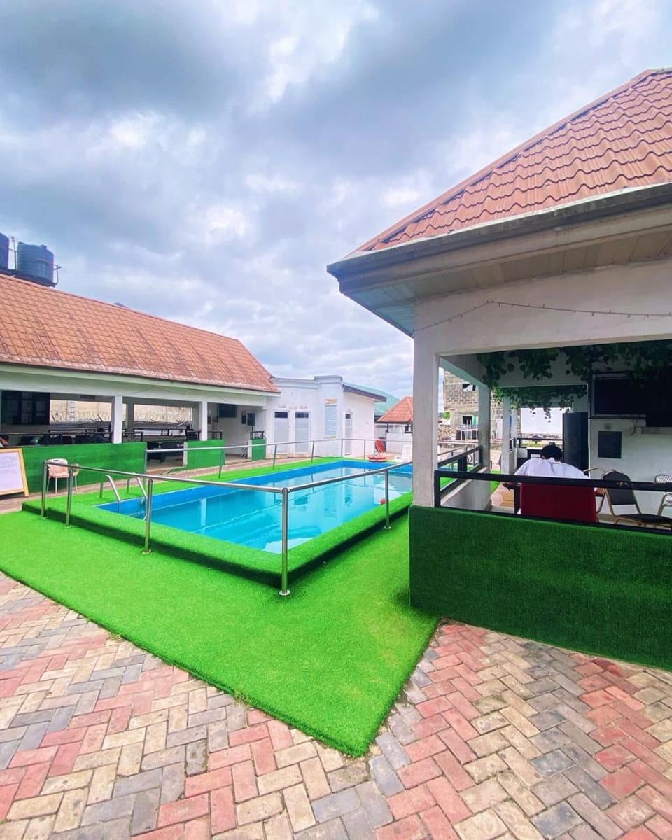 Lounge or bar, Swimming pool, minibar, sunbed