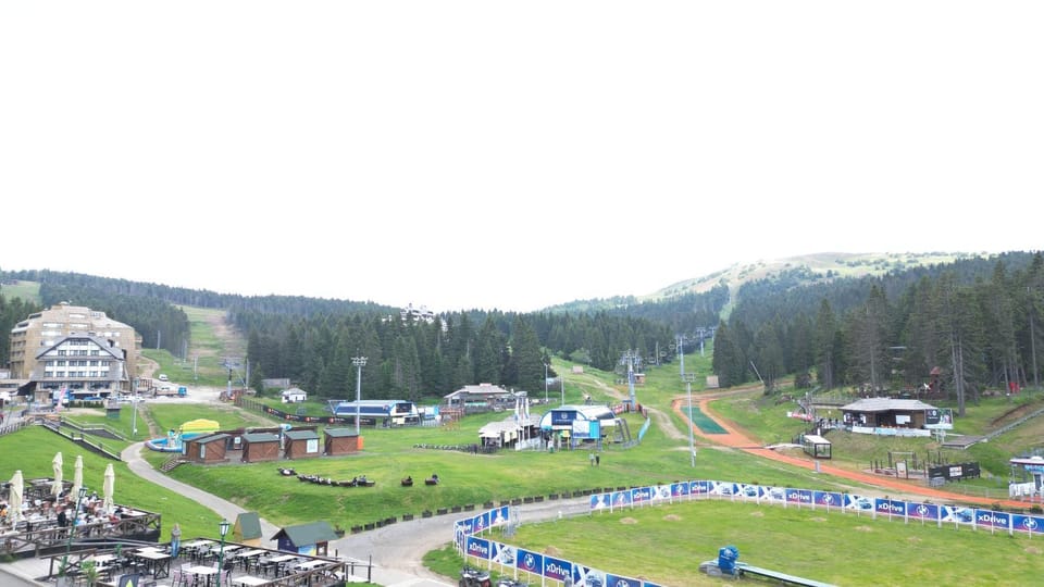 Day, Neighbourhood, Natural landscape, Mountain view