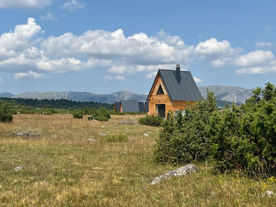 Property building, Natural landscape, Mountain view