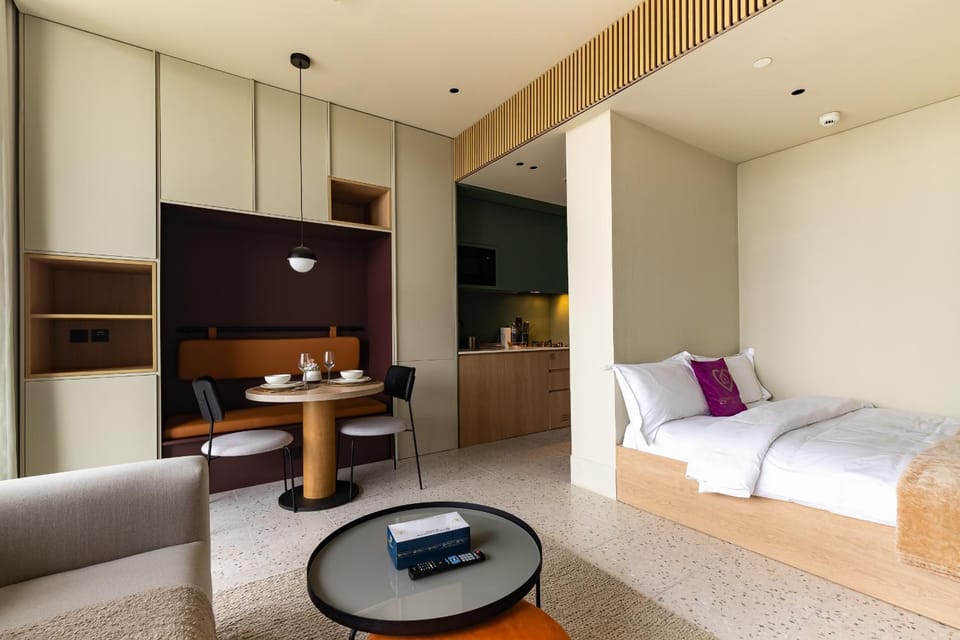 Bed, Kitchen or kitchenette, Living room, Photo of the whole room, Seating area, Dining area, Bedroom