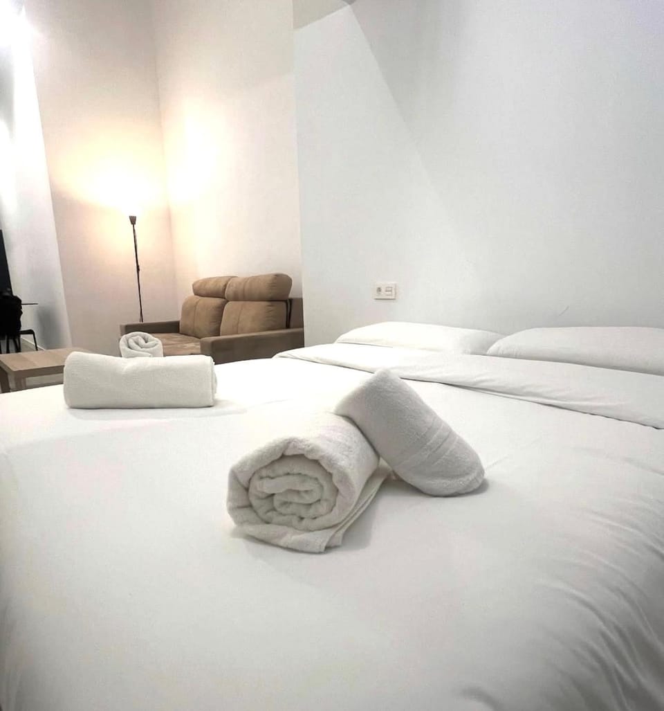 ZONA LUXURY 1 a 5 min de la ESTACIÓN DE BUS Y TREN MARÍA ZAMBRANO Apartment in Malaga