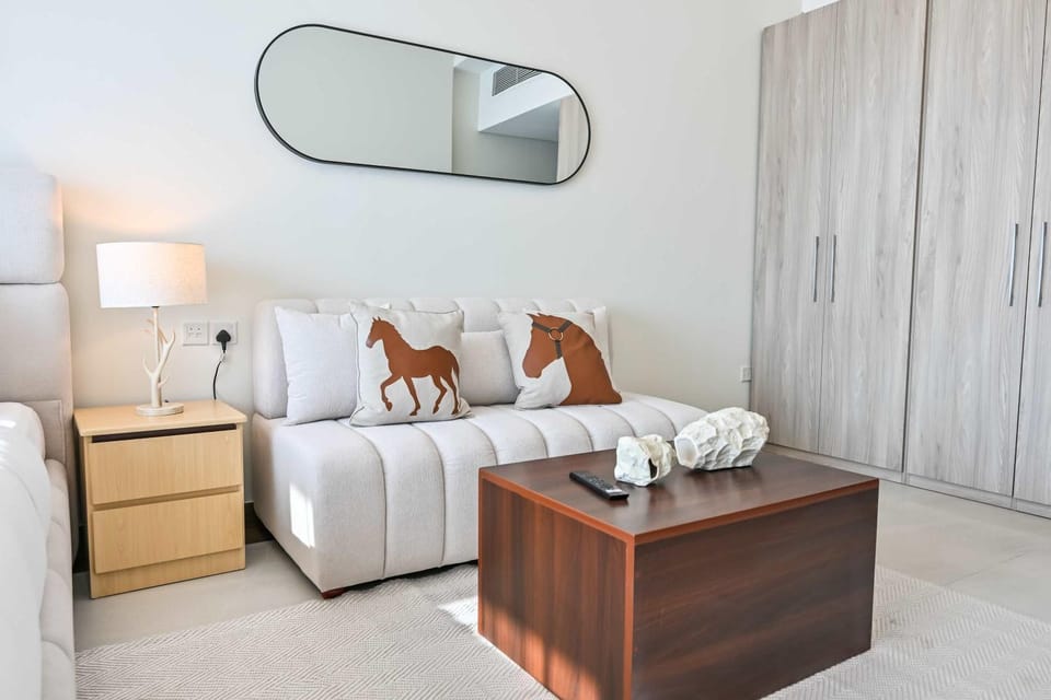 Luxurious Studio with Bay View in Sol Bay Apartment in Dubai