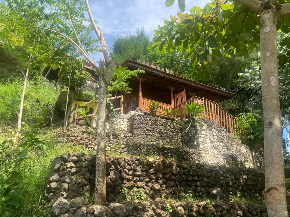 Fam Sugiono Cottage - Wooden House House in Special Region of Yogyakarta