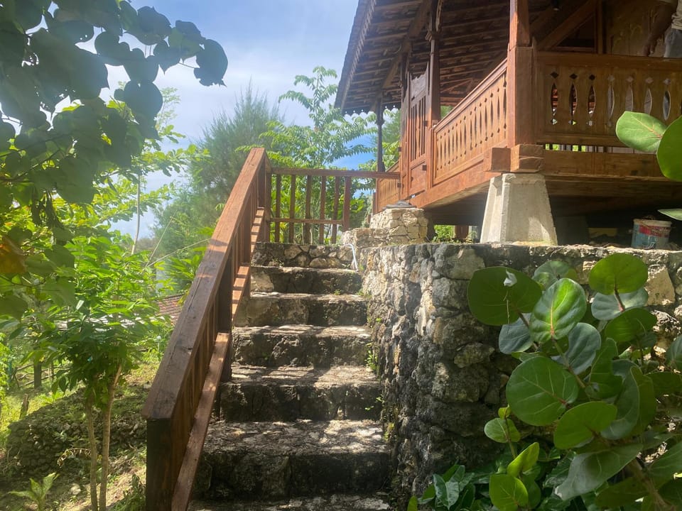 Fam Sugiono Cottage - Wooden House House in Special Region of Yogyakarta