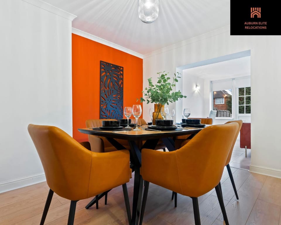 Seating area, Dining area