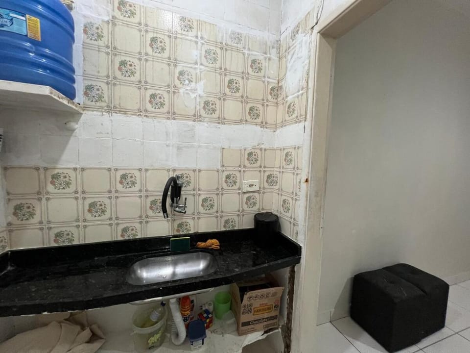 Kitnet térreo no Canto do Forte Apartment in State of São Paulo
