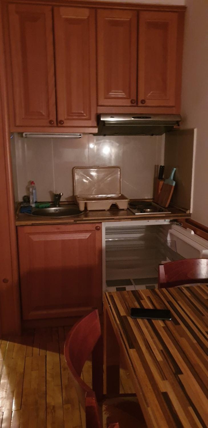Kitchen or kitchenette