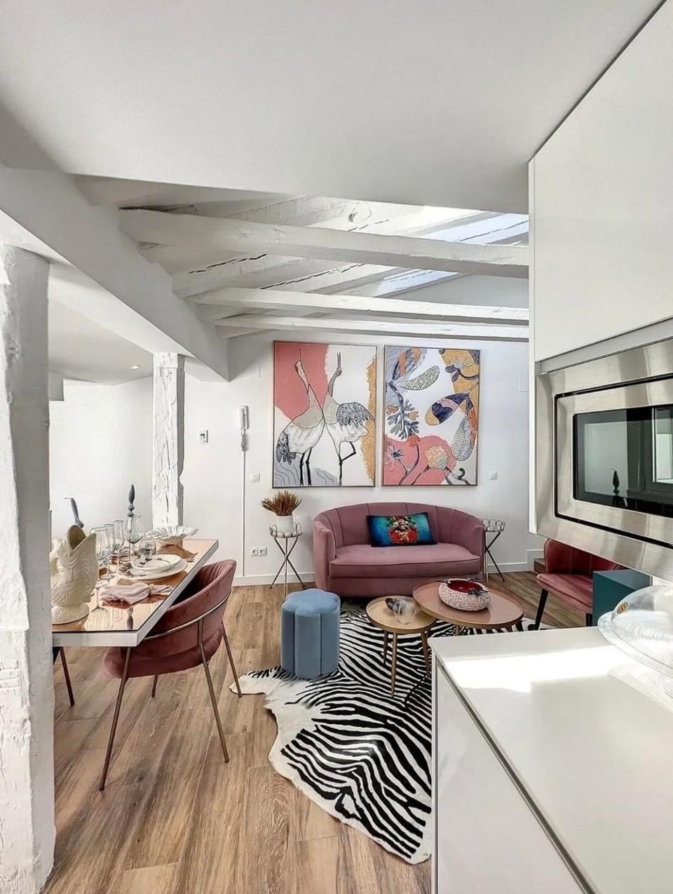 Kitchen or kitchenette, Living room, Dining area