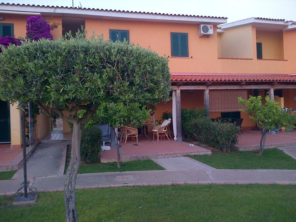 Facade/entrance, Garden, Balcony/Terrace, Garden view, Mountain view, Sea view