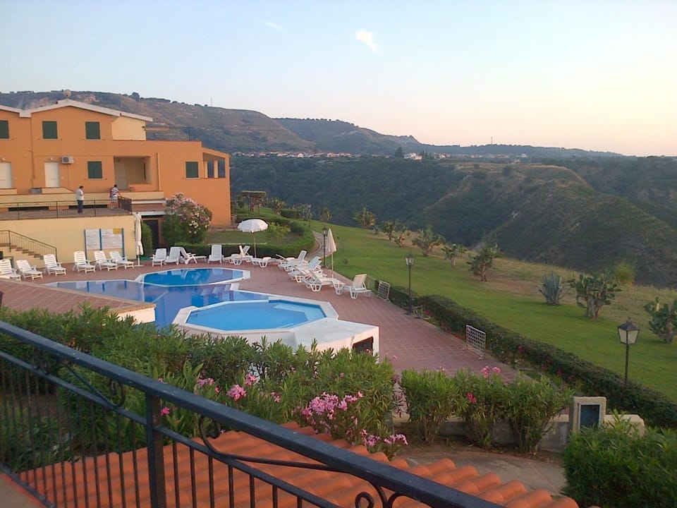 Natural landscape, Garden, Balcony/Terrace, Garden view, Mountain view, Pool view, Swimming pool, Swimming pool