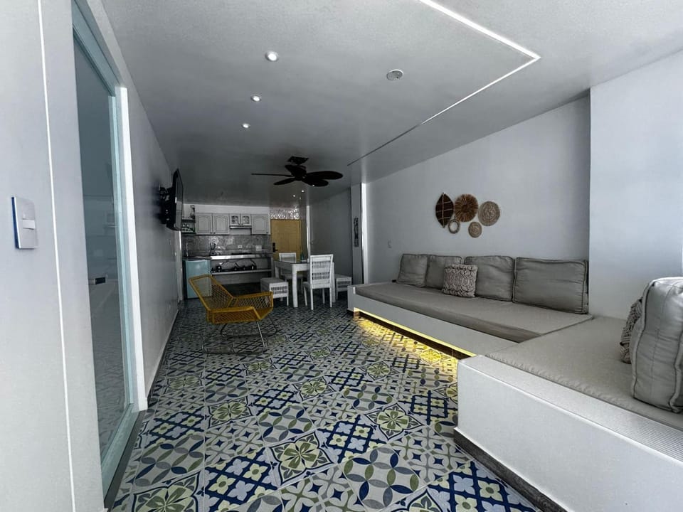 Living room, Dining area