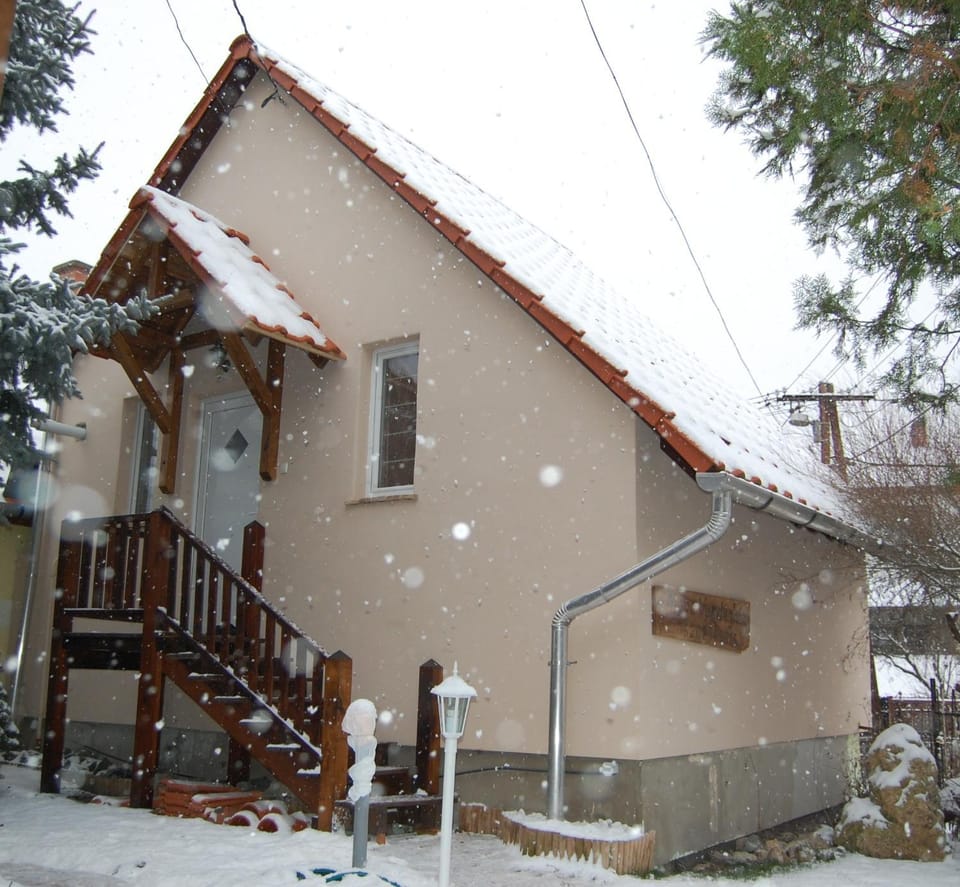 Winter, On site