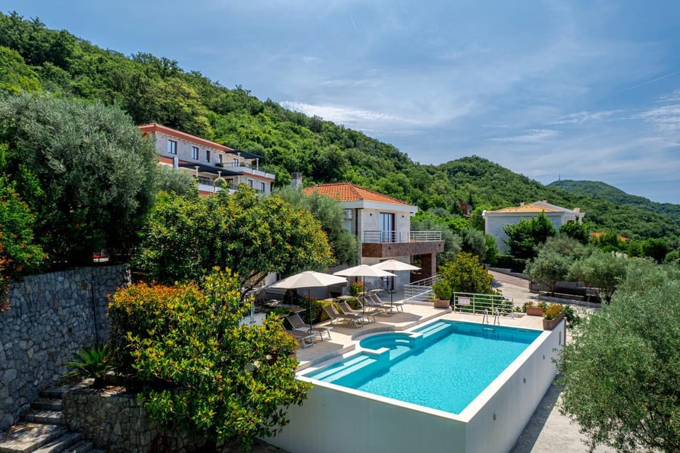 Villa Svinjista Villa in Budva Municipality