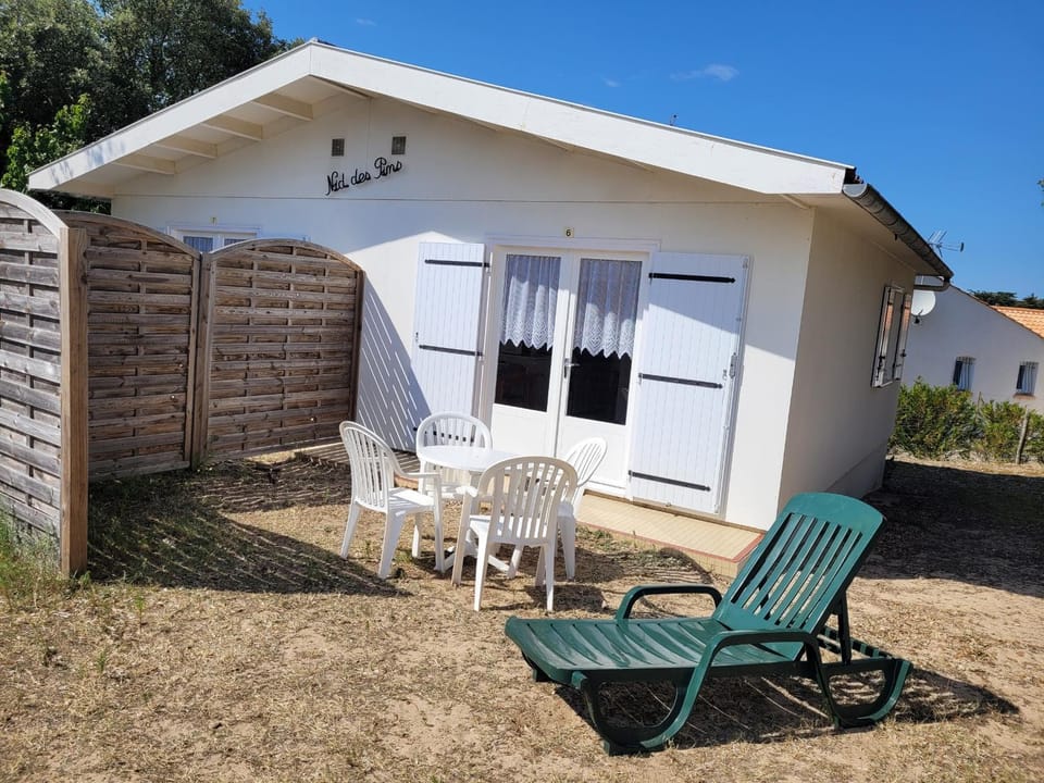 Maison mitoyenne 5 pers, animaux admis, à 10 min plage - FR-1-540-300 House in Notre-Dame-de-Monts